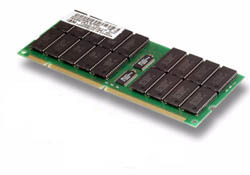 А это - registered DIMM. Посмотрите, сколько чипов памяти!!!